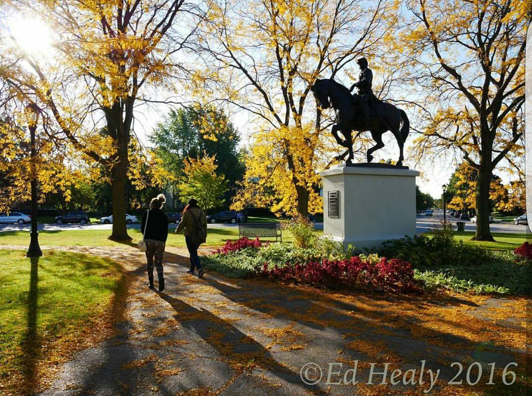 Colonial Circle, photo by Ed Healy, @ehelios 